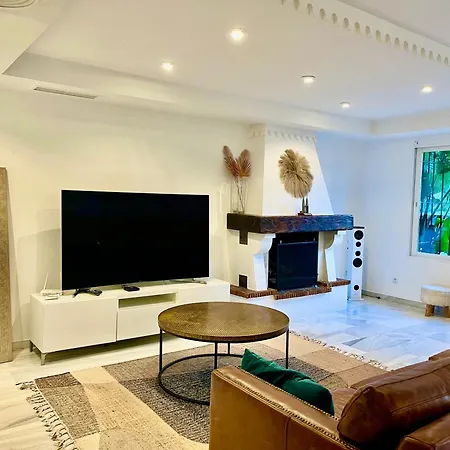 Будинок відпочинку Trocadero Beach, Pool And Tennis Марбелья