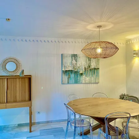 Trocadero Beach, Pool And Tennis *