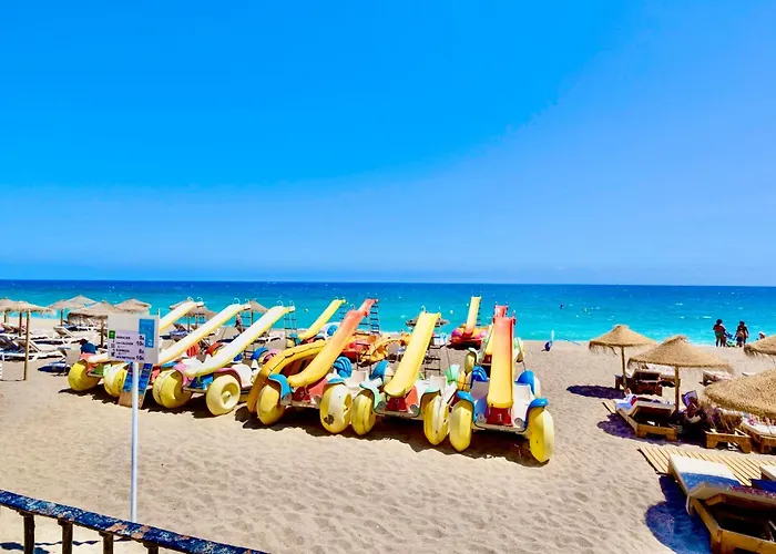 Trocadero Beach, Pool And Tennis Holiday home *